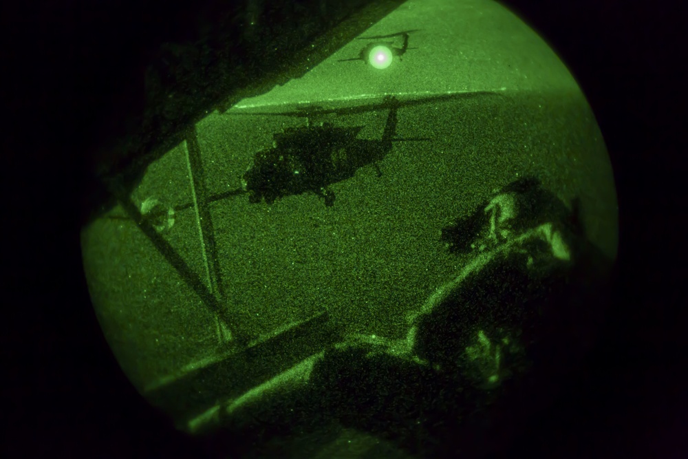 Sumos soar with 160 for aerial nightime refueling