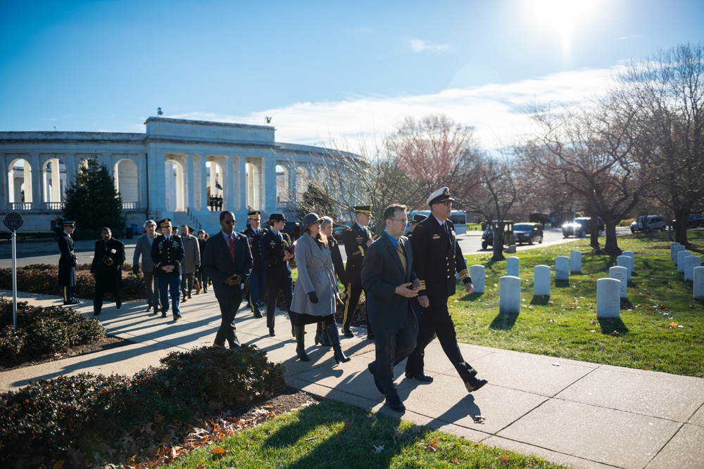 Vice Chief of the Australian Defence Force Vice Adm. Ray Griggs Participates in an Armed Forces Full Honors Wreath-Laying at the Tomb of the Unknown Soldier