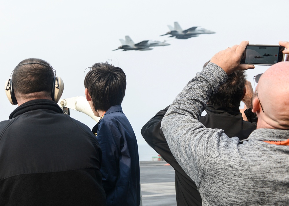 Nimitz Conducts Flight Demonstration