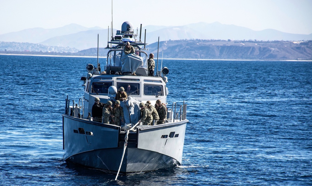CRS 3 MKVI Patrol Boat Crews conducts TOWEX during Unit Level Training