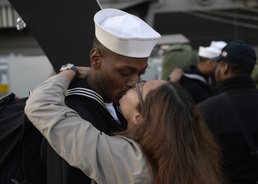 Nimitz Returns From Deployment