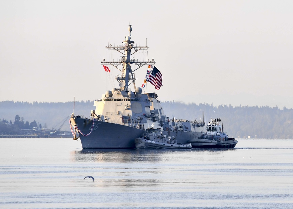 USS Shoup, USS Kidd Return to Naval Station Everett