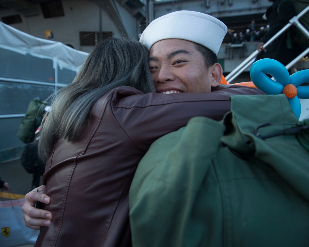 USS Nimitz Returns to Naval Base Kitsap