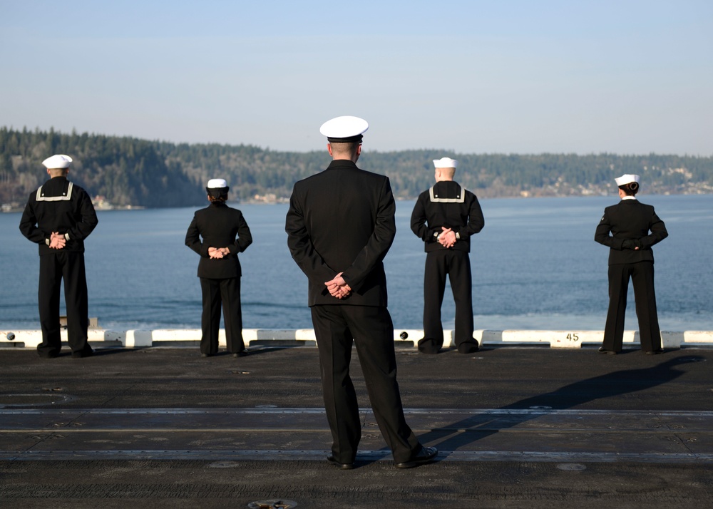 Nimitz Returns To Homeport