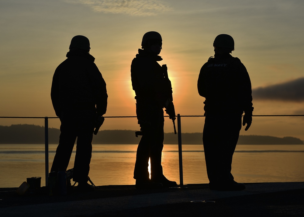 Nimitz Returns From Deployment