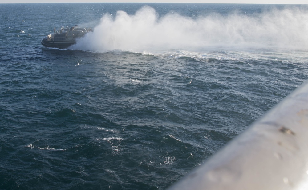 USS Iwo Jima (LHD 7) conducts COMPTUEX