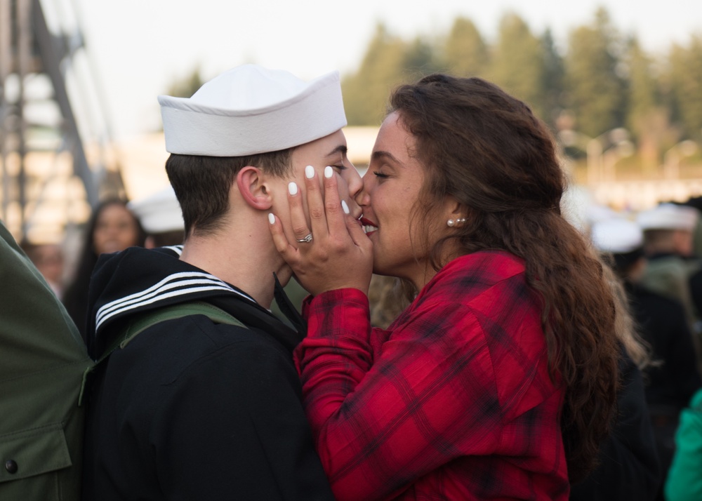 Nimitz Returns from Deployment