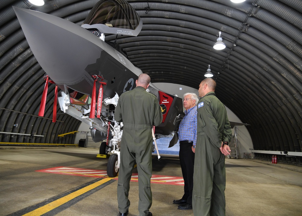 U.S. Ambassador Friedman visits Israeli F-35 squadron