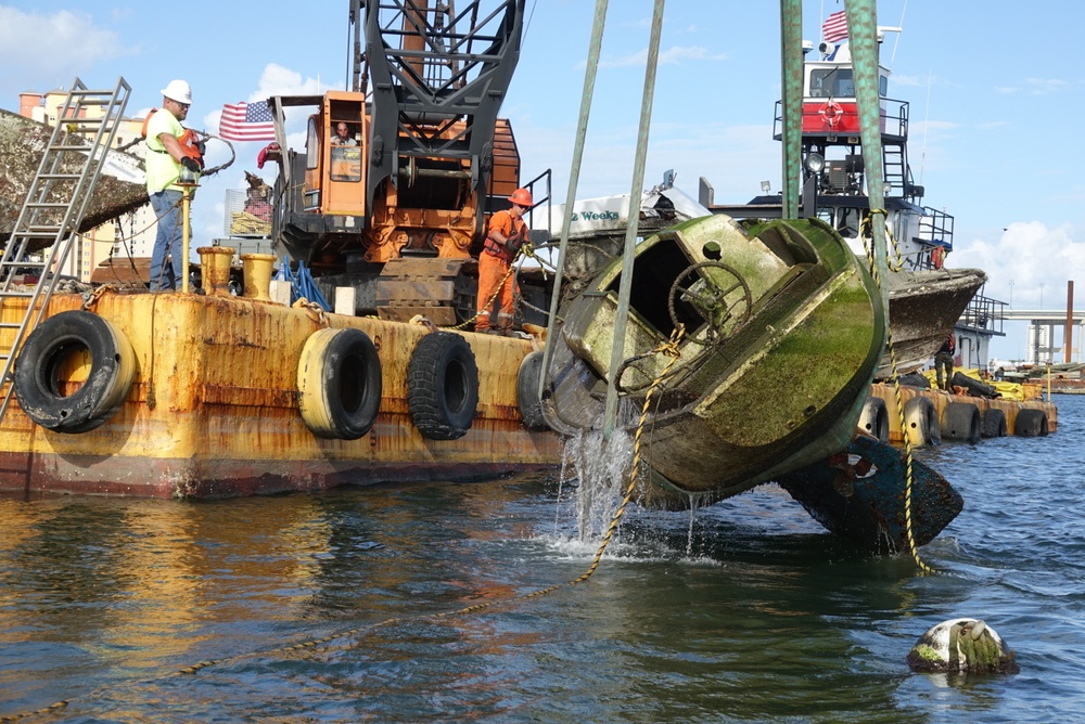 ESF-10 Florida vessel removal operations in West Palm Beach