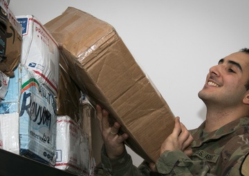 US Soldiers deliver mail, improve morale