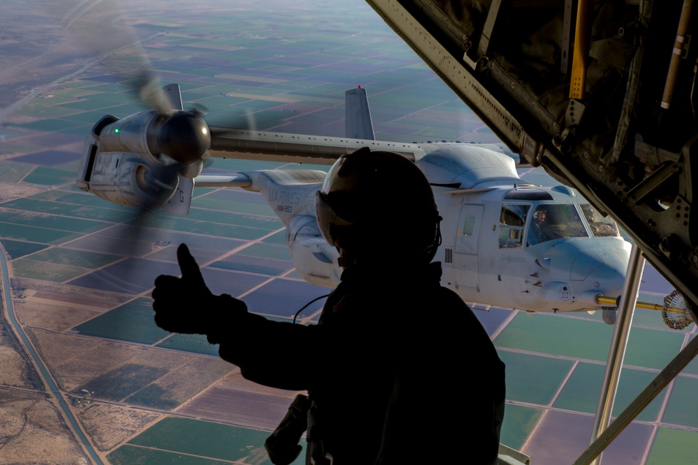 VMGR-152 refuels readiness