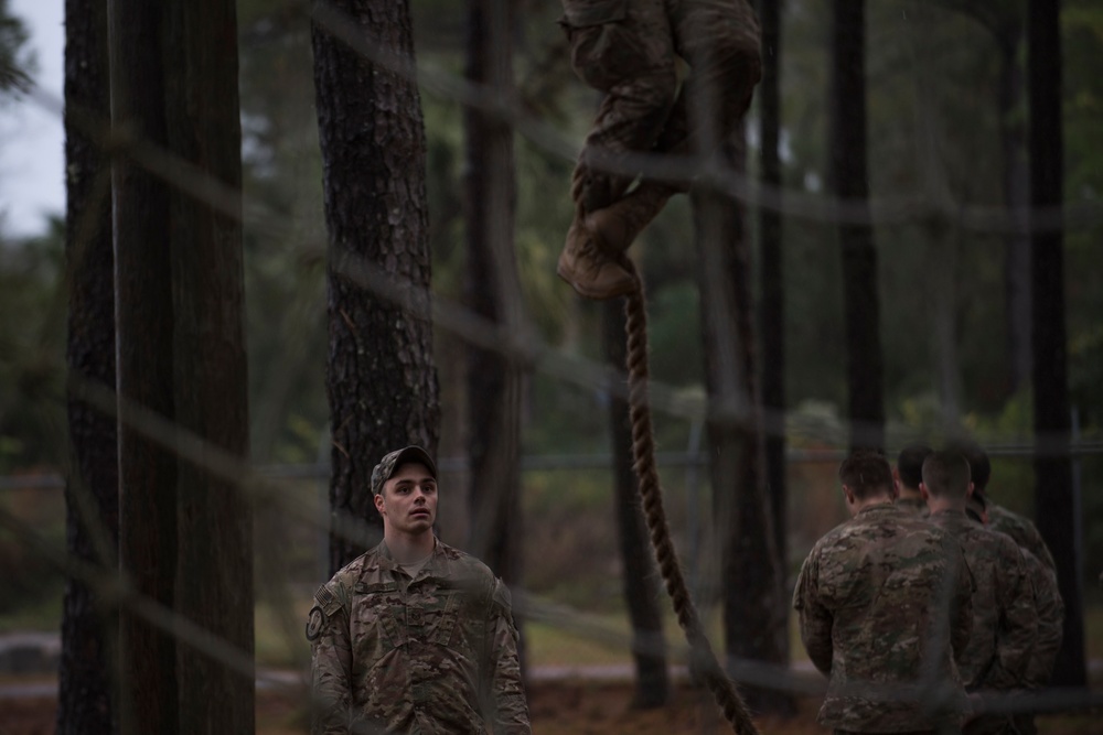 Airmen prep for Army Air Assault School