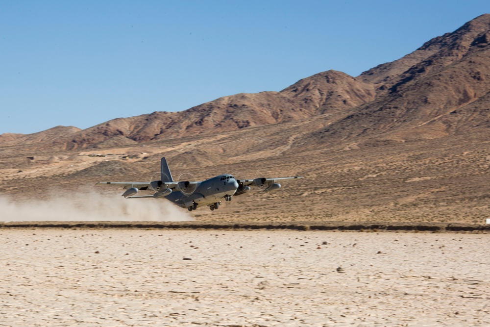 Sumos touch and go on desert runway