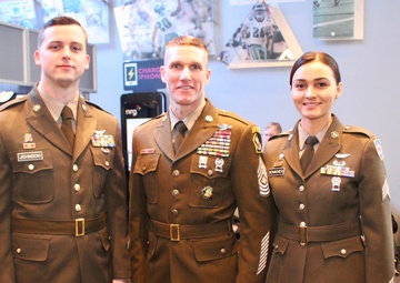 The Proposed Pink &amp; Green Uniform Makes it's National Debut at the 2017 Army-Navy Game