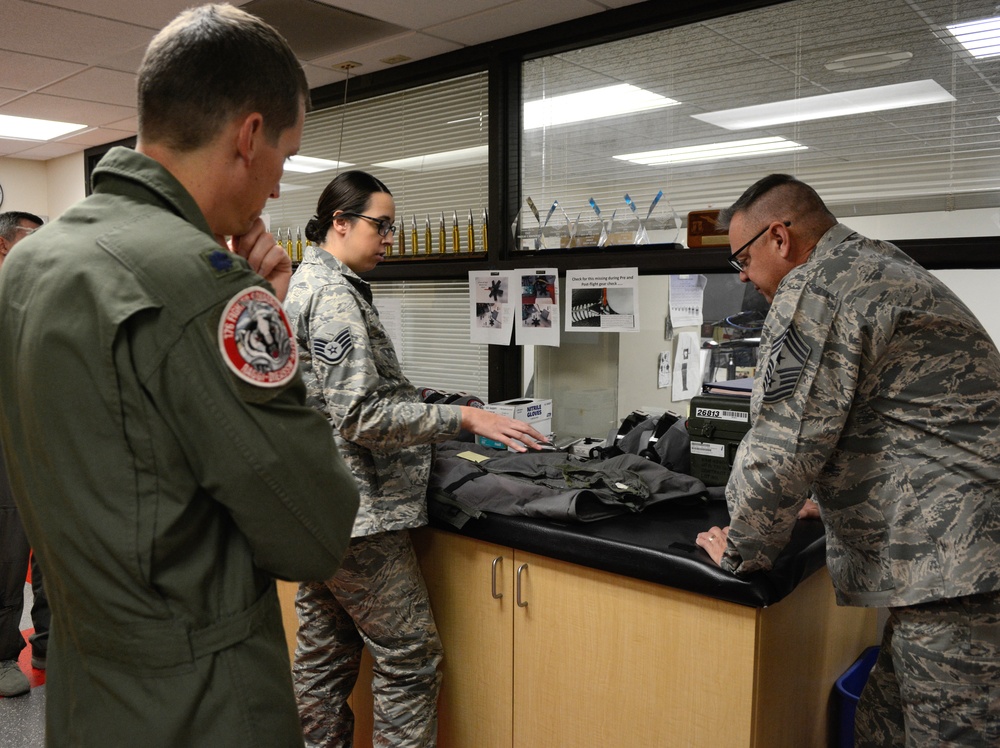 1st AF Command Chief visits 115th FW, recognizes hard work while inspiring Airmen