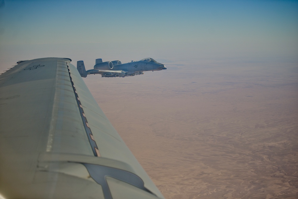 In-flight refueling over Iraq