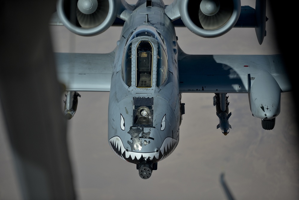In-flight refueling over Iraq