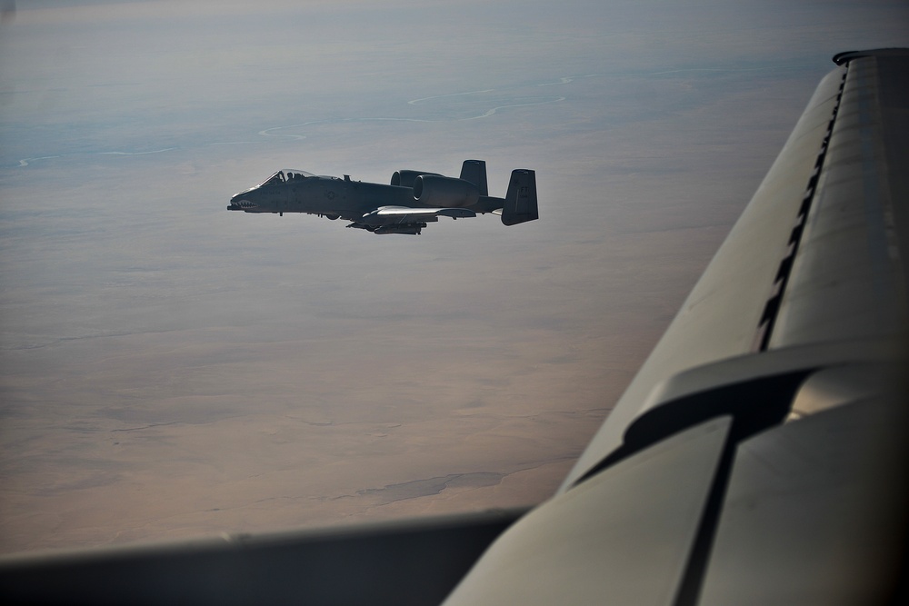 In-flight refueling over Iraq