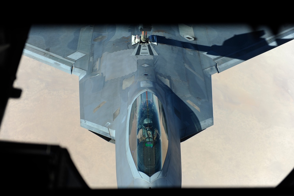 In-flight refueling over Iraq