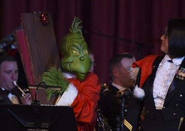 US military bands ring in the holidays
