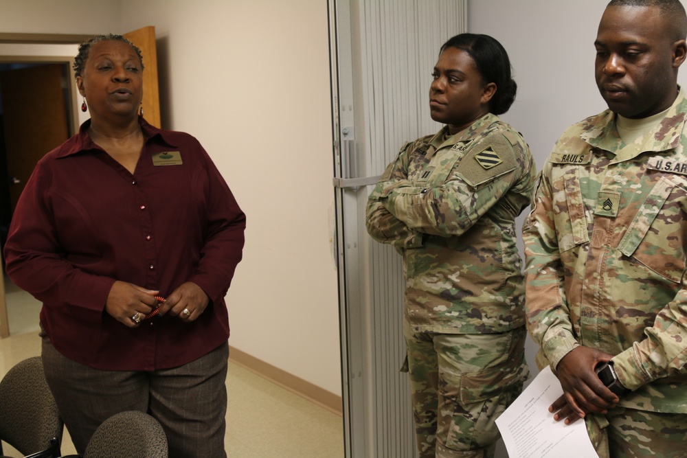 Commanders Find Help for Soldiers