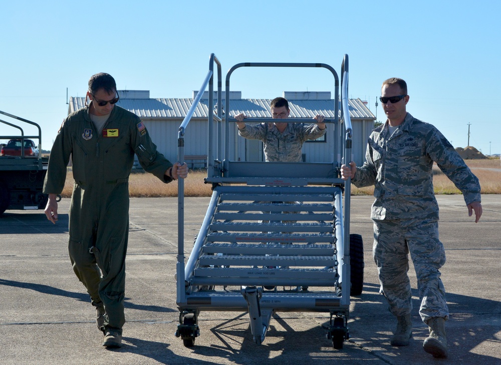 Reservists support LAIRCM testing at Eglin AFB