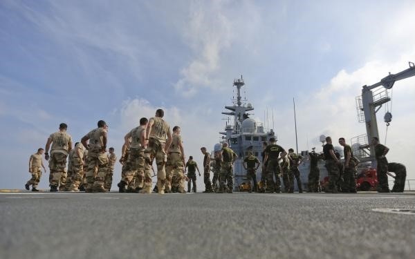 TF 51/5 Sailors and Marines with Tonnerre’s crew PT