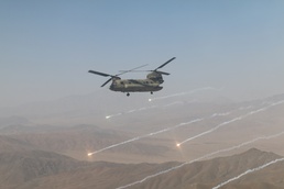 CH-47 Chinook helicopter