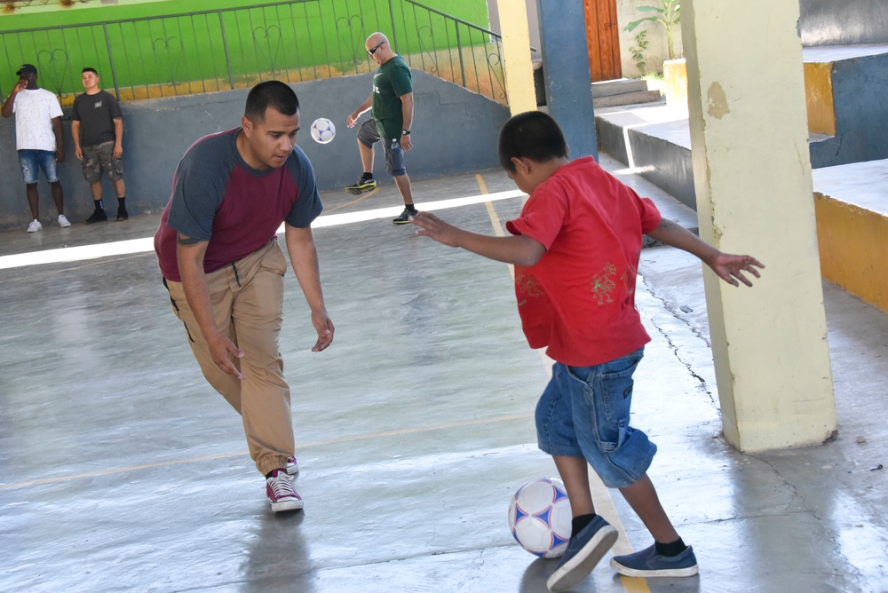 JTF-Bravo volunteers visit local orphanage