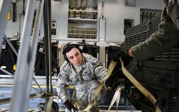 Airmen hone skills during mobility exercise