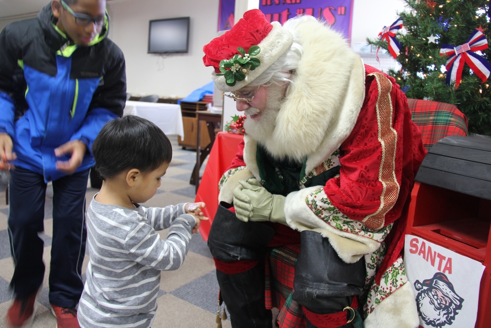 Fort McCoy &quot;Connect the Tots&quot; play group Christmas party