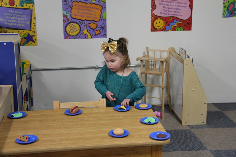Fort McCoy &quot;Connect the Tots&quot; play group Christmas party