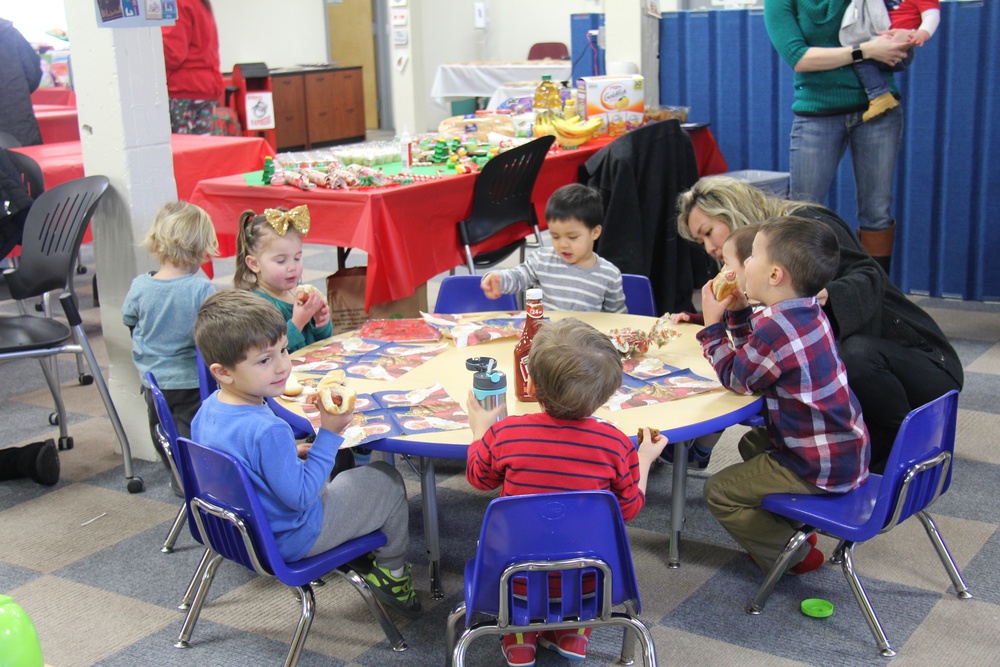 Fort McCoy &quot;Connect the Tots&quot; play group Christmas party
