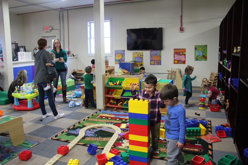 Fort McCoy &quot;Connect the Tots&quot; play group