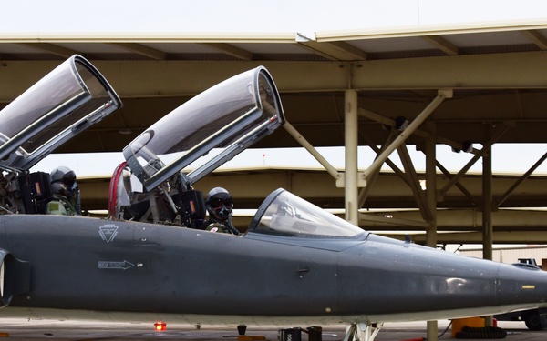 560th FTS Ends 2017 Strong with T-38 Navy Test Pilot Transition