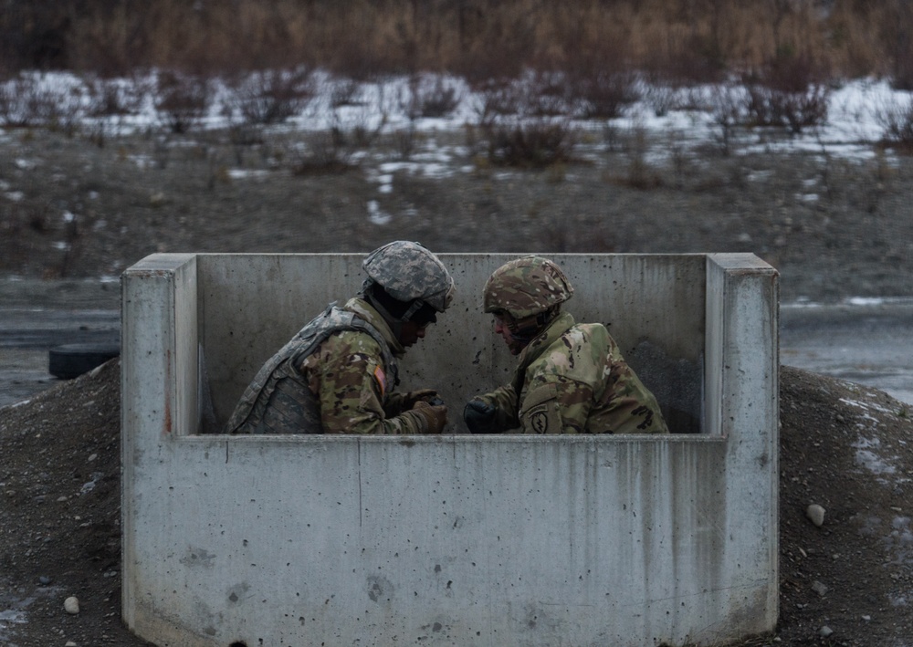 3 Geronimo paratroopers throw live grenades at JBER