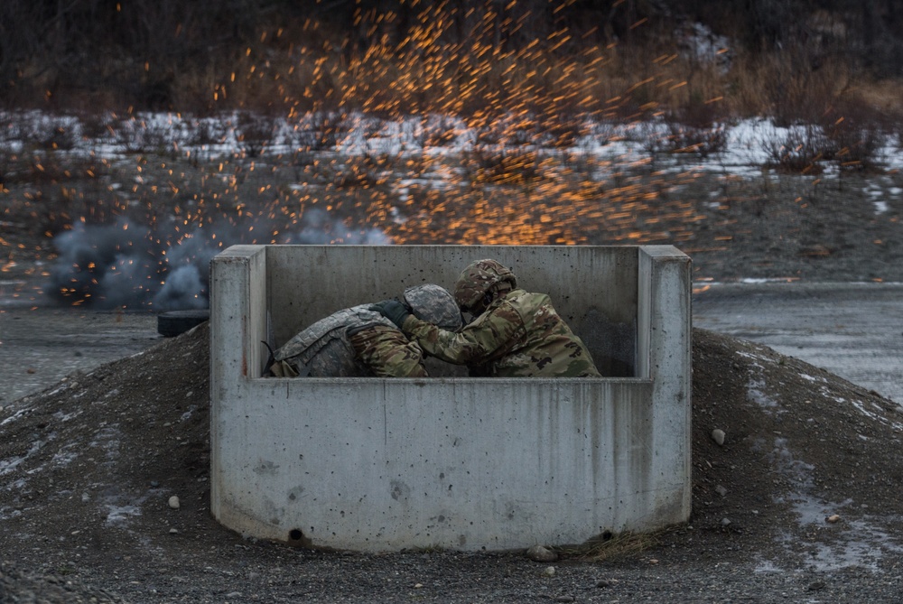 3 Geronimo paratroopers throw live grenades at JBER