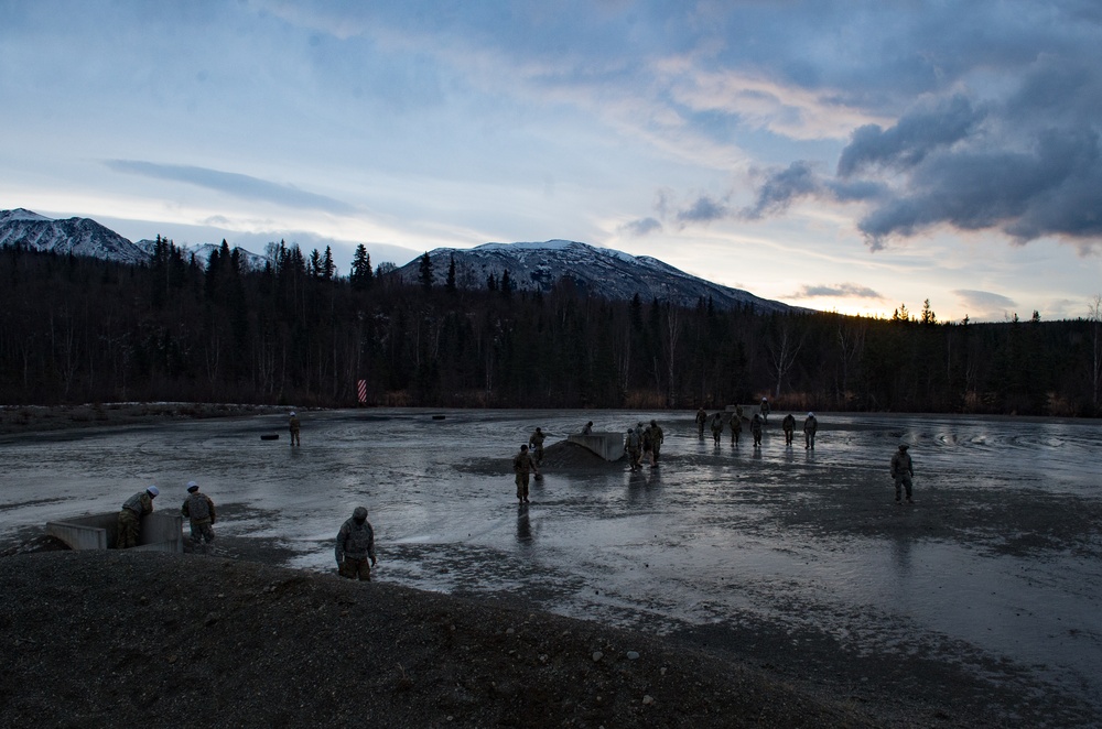 3 Geronimo paratroopers throw live grenades at JBER