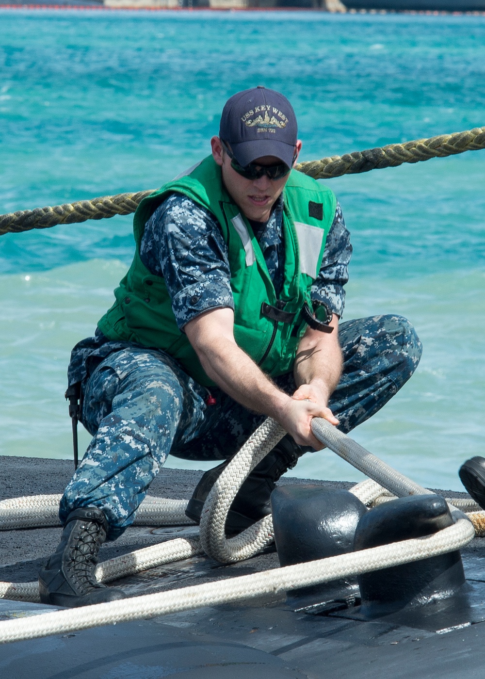 Line Handling during USS Key West Return to Guam Dec. 15