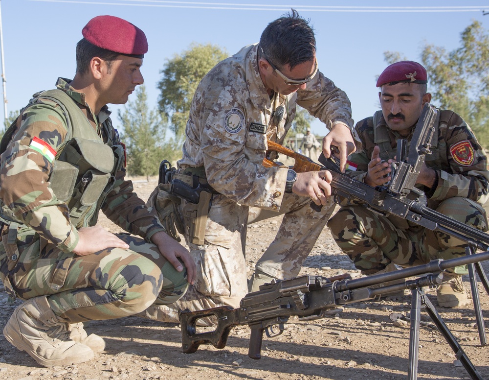 Italian army trainers lead basic infantry training