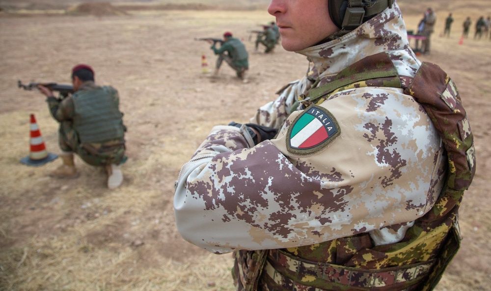 Italian army trainers lead basic infantry training