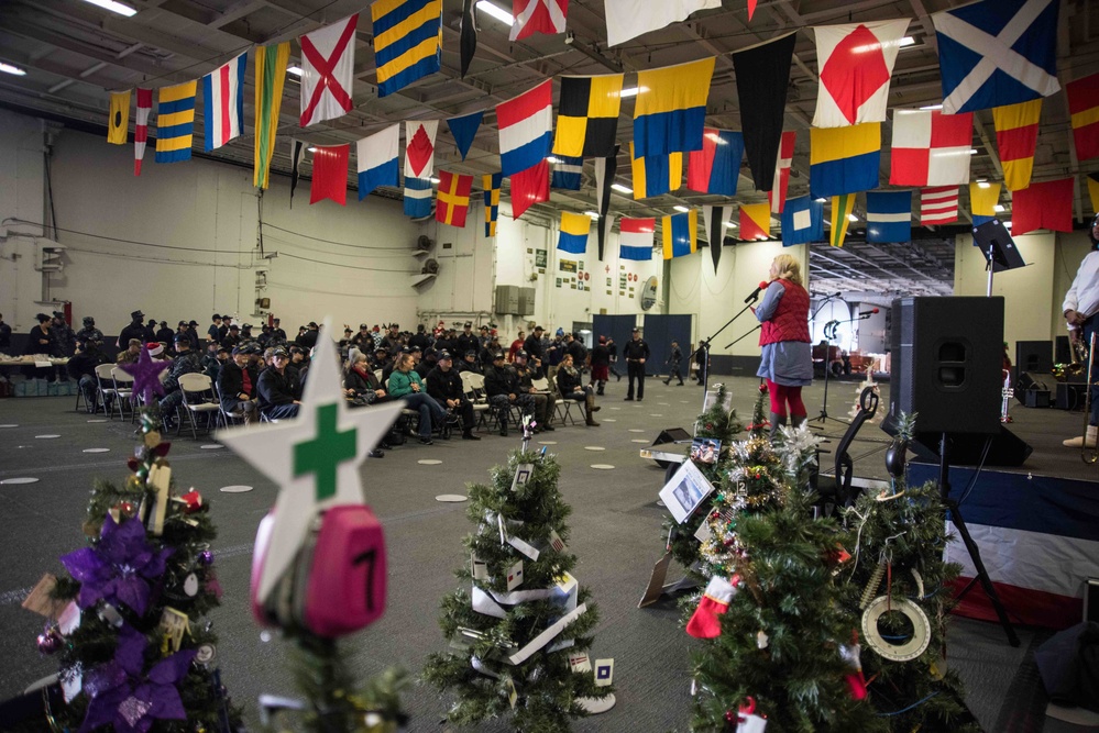 Sailors Participate in Holiday Event