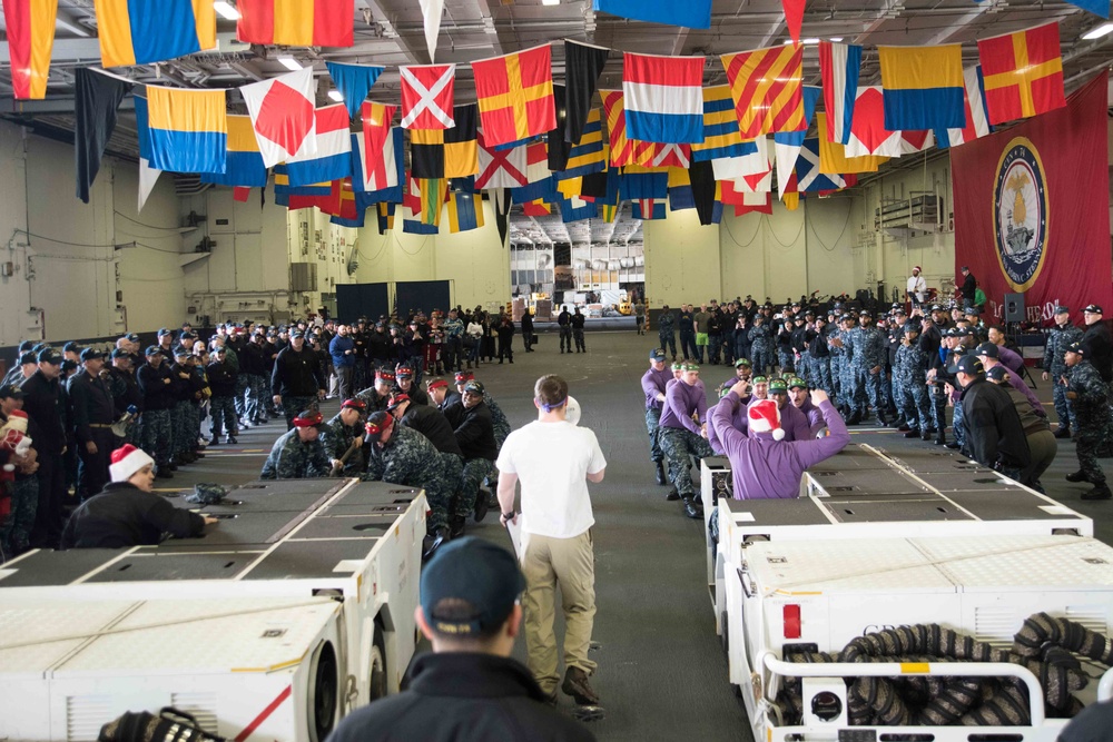 Sailors Participate in Holiday Event