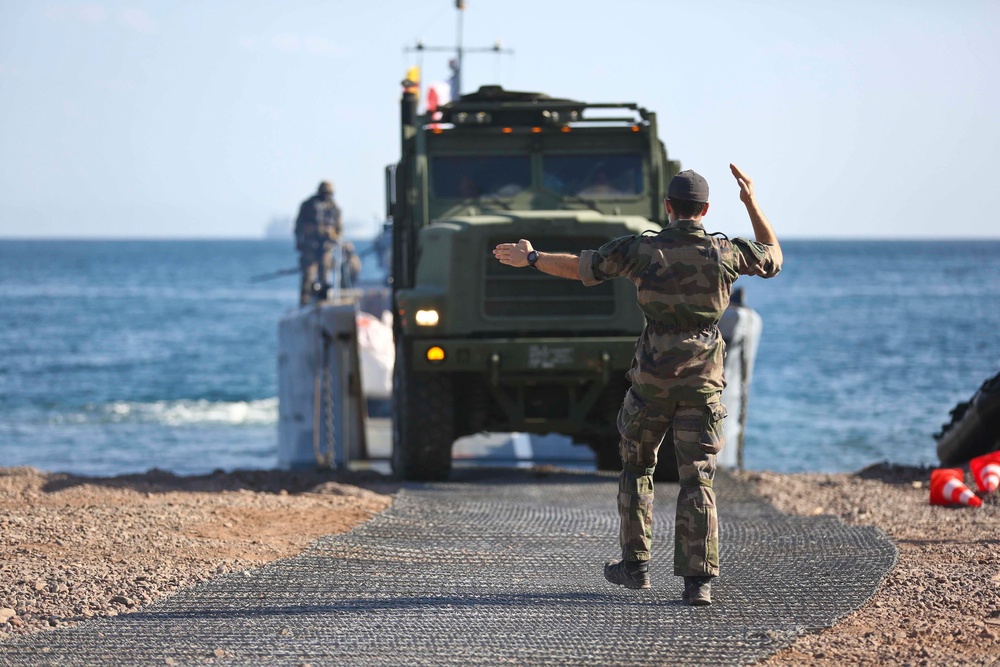 15th MEU conducts amphibious offload during Alligator Dagger with French counterparts