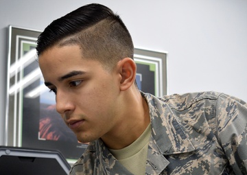 Muñiz strives for customer service excellence