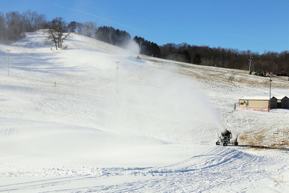 Fort McCoy's Whitetail Ridge makes snow for upcoming season