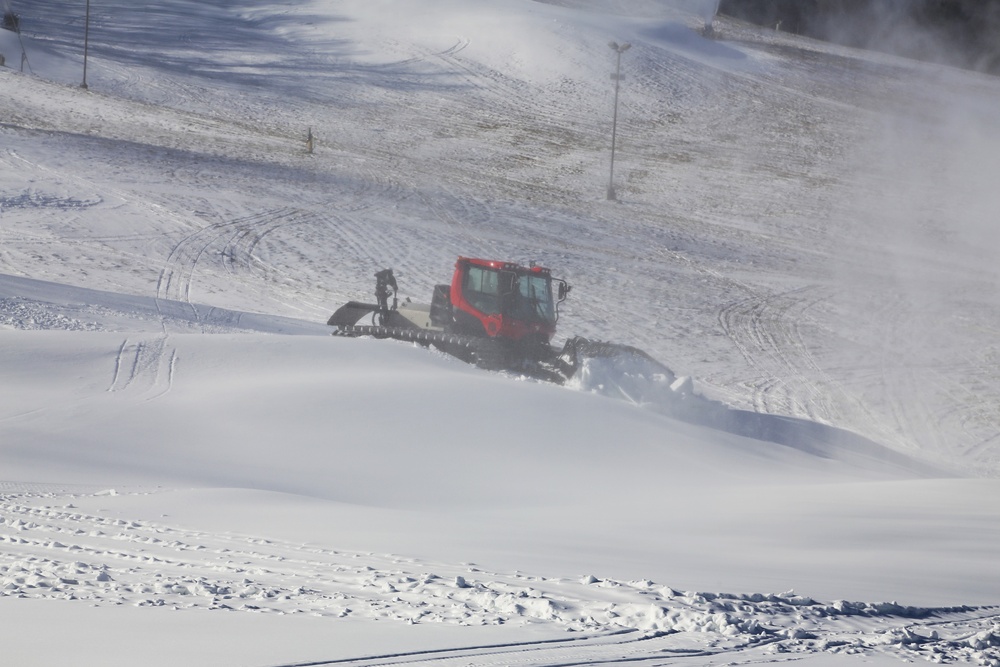 Fort McCoy's Whitetail Ridge makes snow for upcoming season