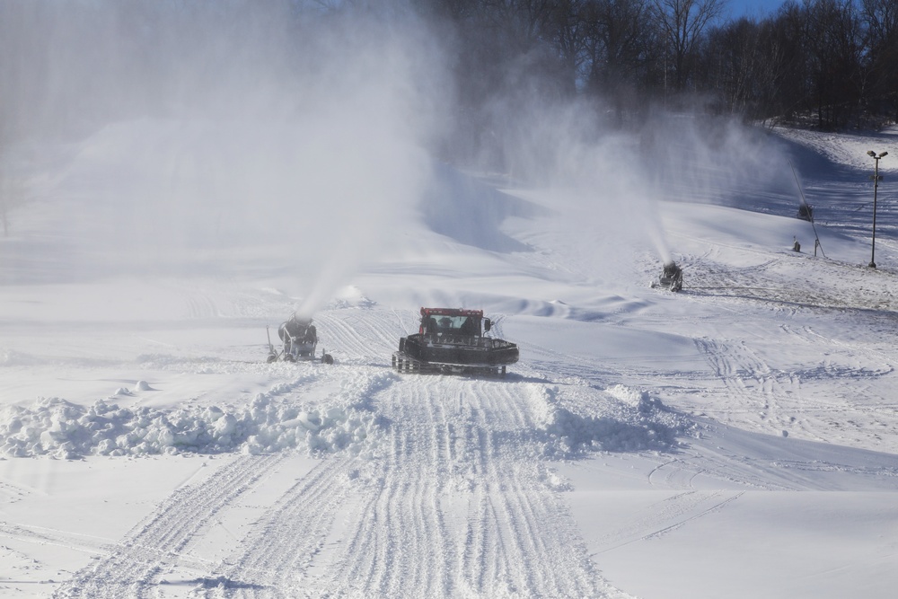 Fort McCoy's Whitetail Ridge makes snow for upcoming season