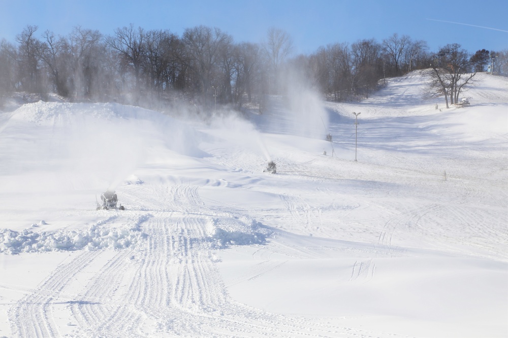 Fort McCoy's Whitetail Ridge makes snow for upcoming season