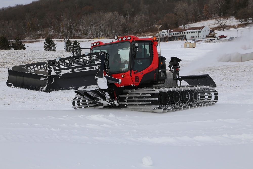 Fort McCoy's Whitetail Ridge makes snow for upcoming season